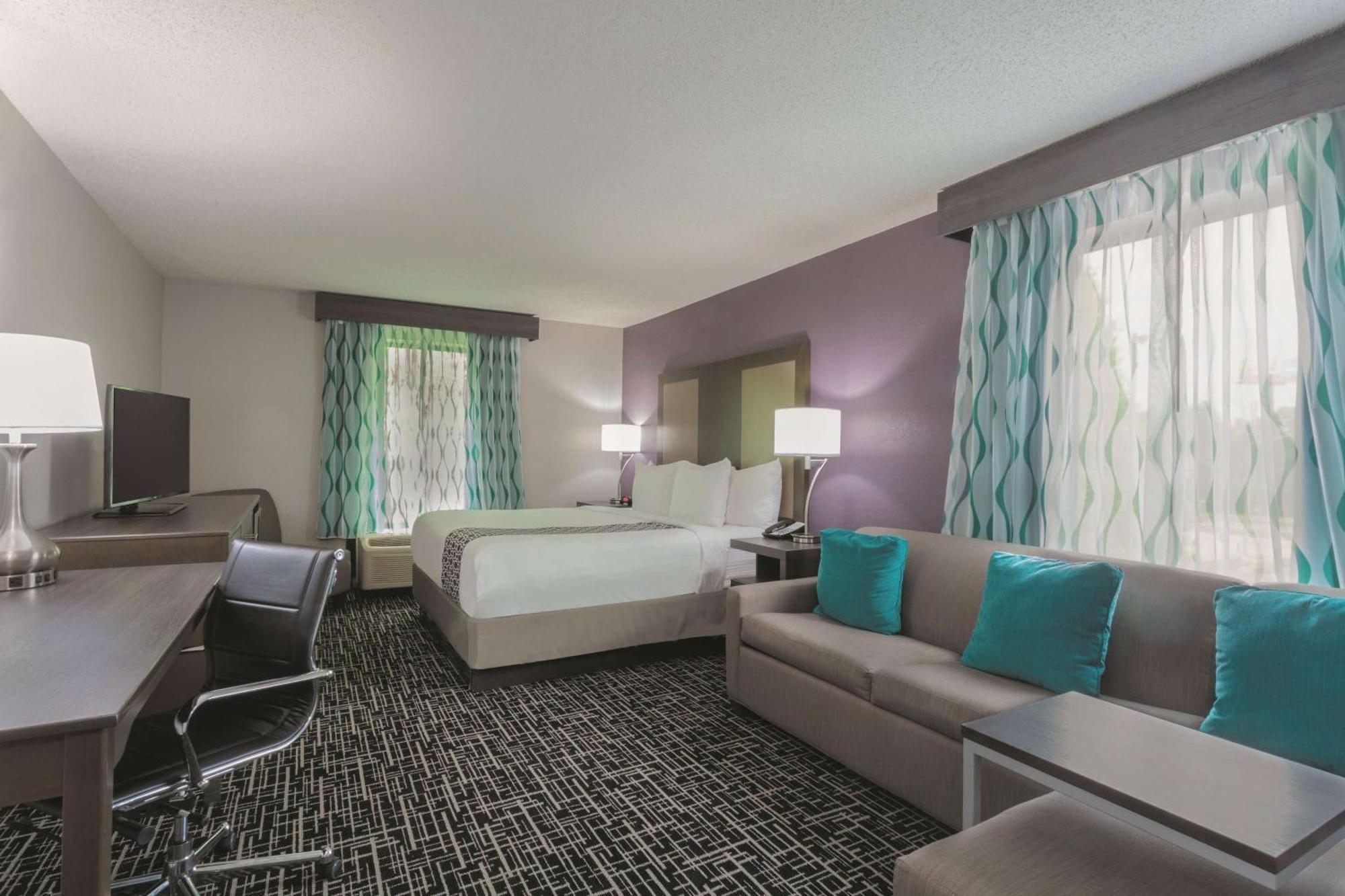 La Quinta By Wyndham Covington Hotel Bagian luar foto