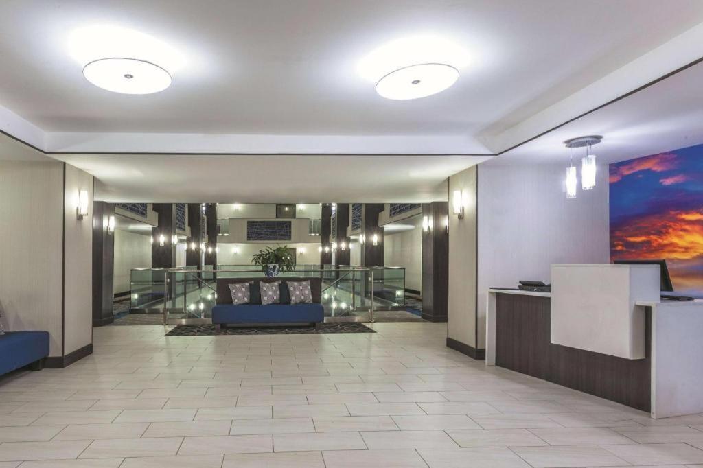 La Quinta By Wyndham Covington Hotel Bagian luar foto