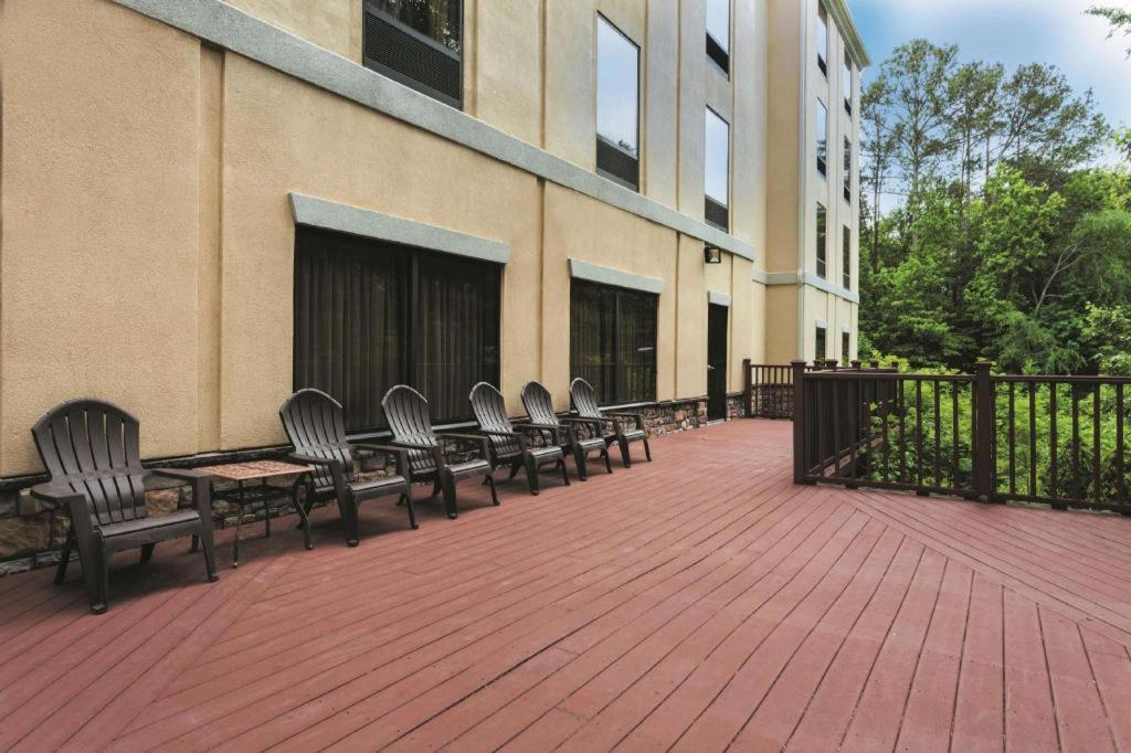 La Quinta By Wyndham Covington Hotel Bagian luar foto