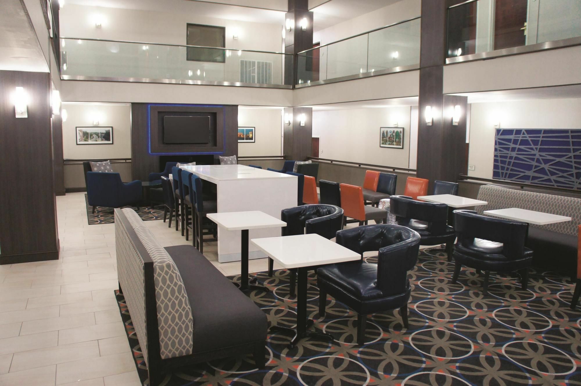 La Quinta By Wyndham Covington Hotel Bagian luar foto
