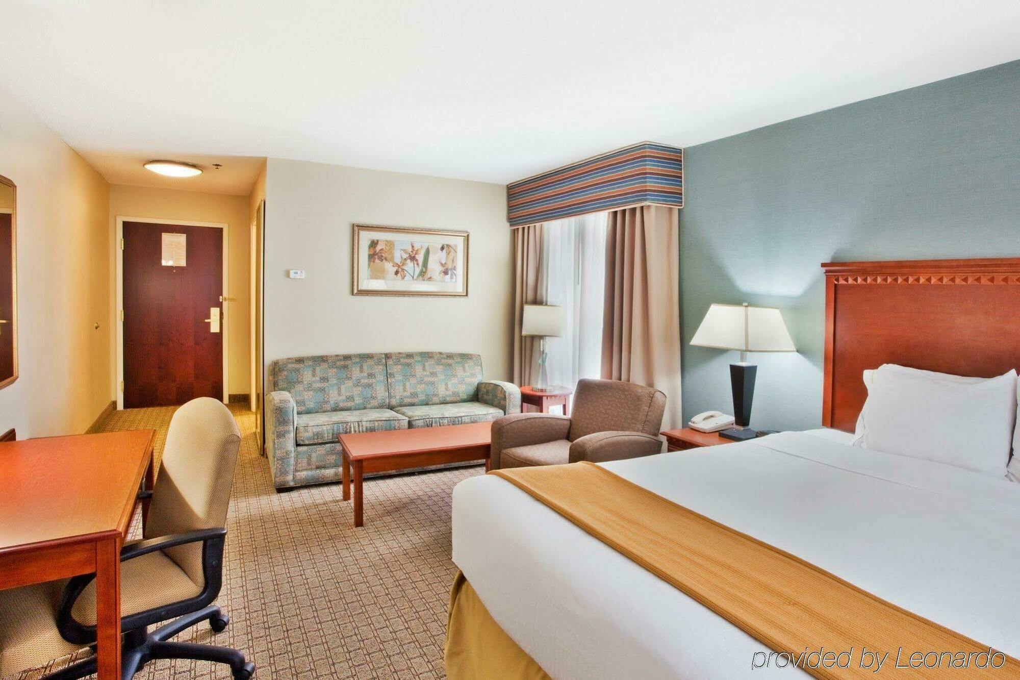 La Quinta By Wyndham Covington Hotel Bagian luar foto