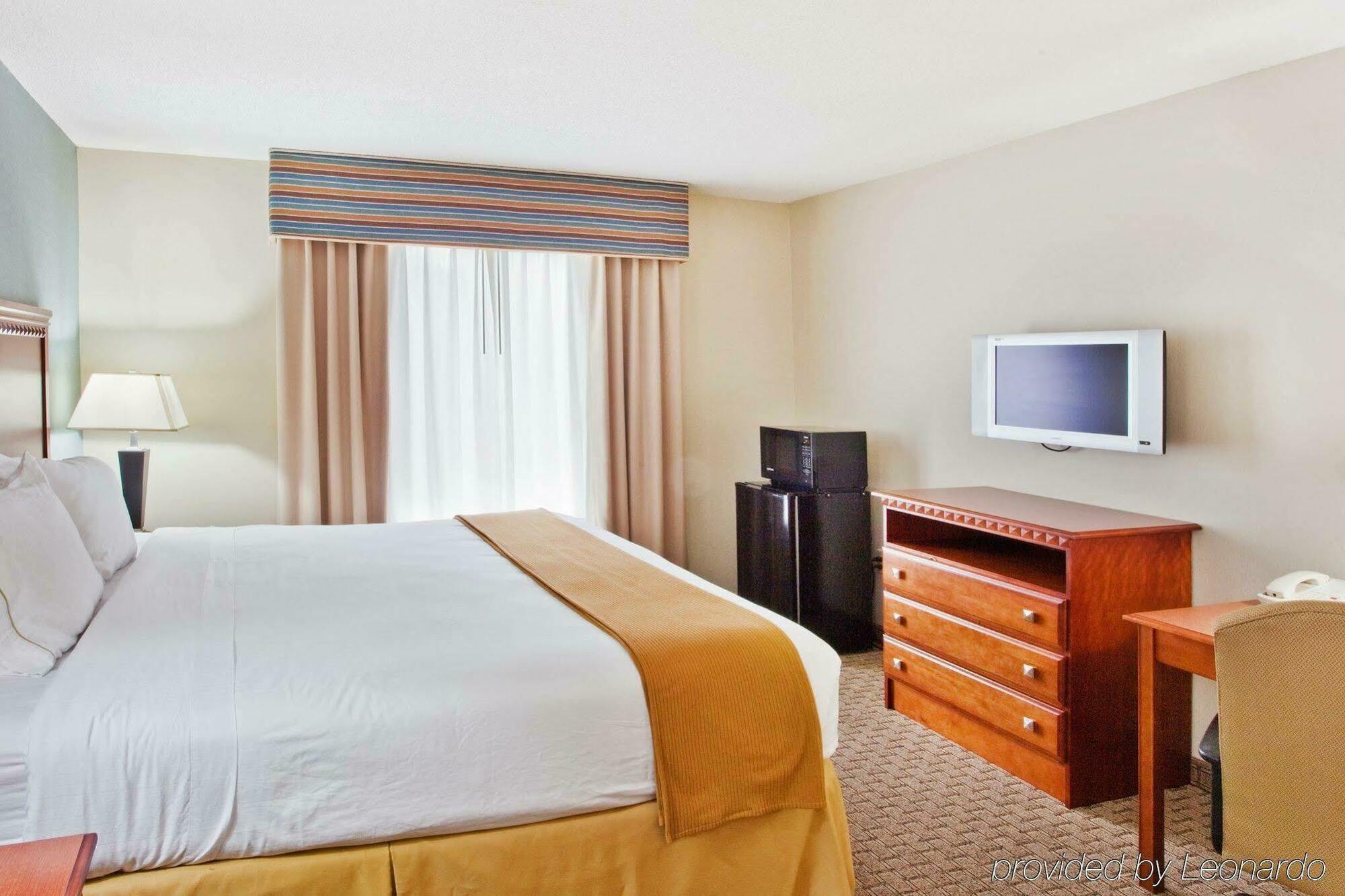 La Quinta By Wyndham Covington Hotel Bagian luar foto